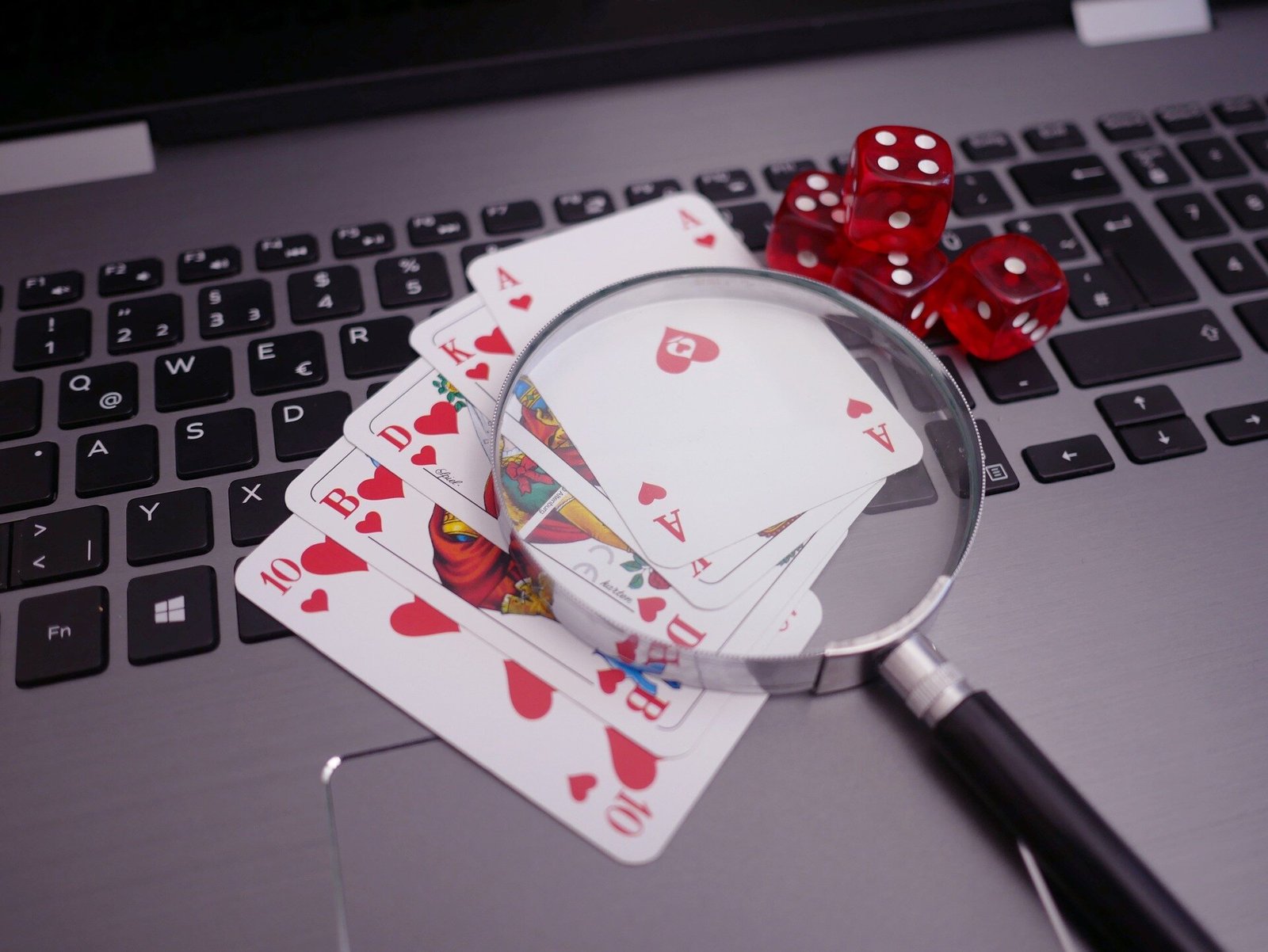 Jamuslot: Mainkan Poker Online dengan Lawan dari Seluruh Dunia